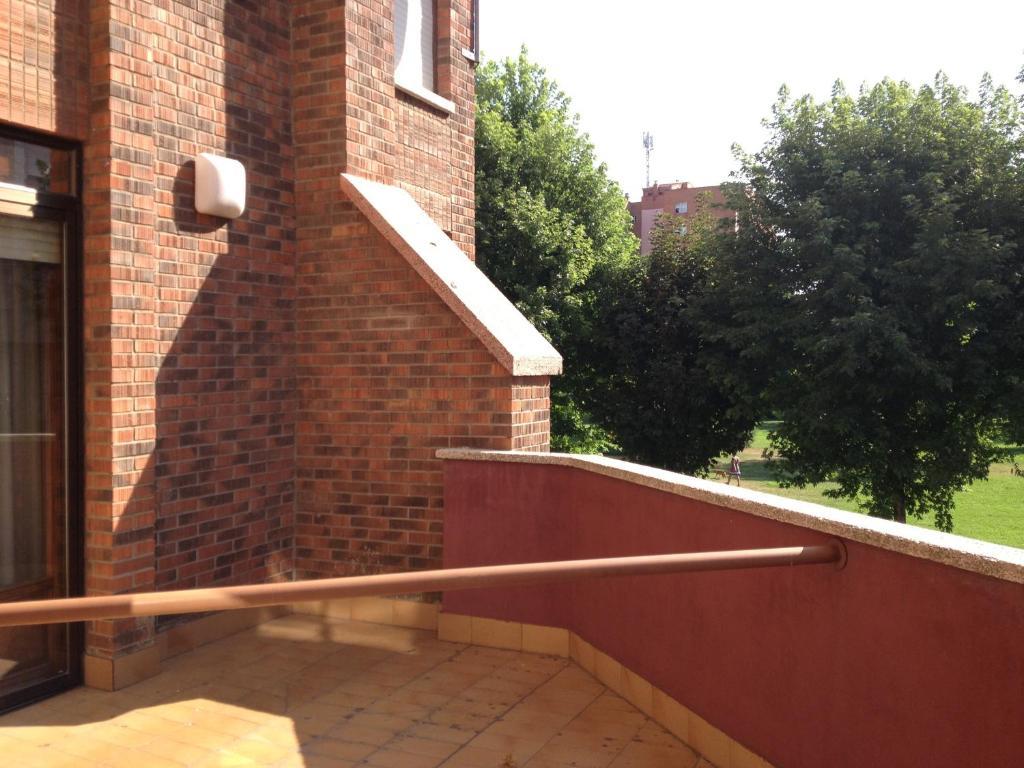 Apartamentos Turisticos Puerta De León Zewnętrze zdjęcie