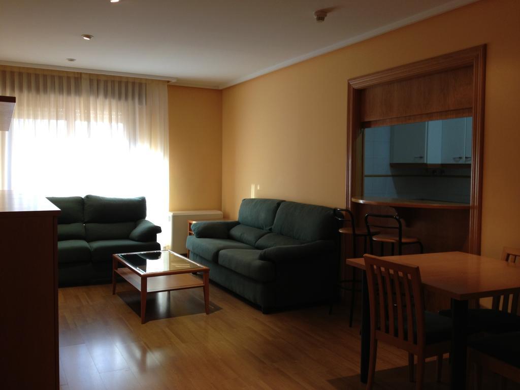 Apartamentos Turisticos Puerta De León Zewnętrze zdjęcie